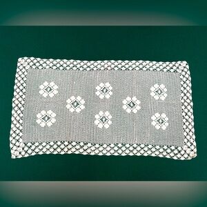 Vintage White Crochet Table Runner- 31” L X 16.5” W 💕